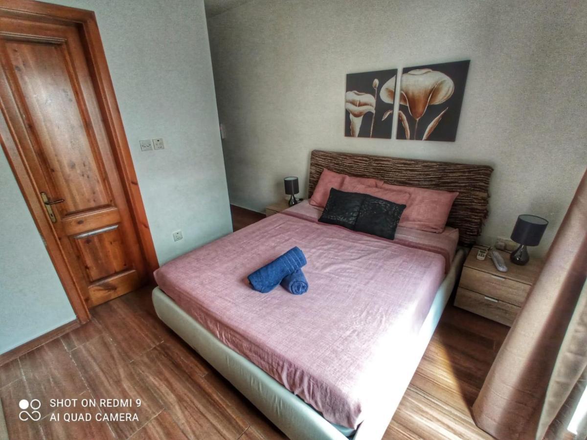 Town House With Private Pool In Village Centre Kalkara Екстер'єр фото